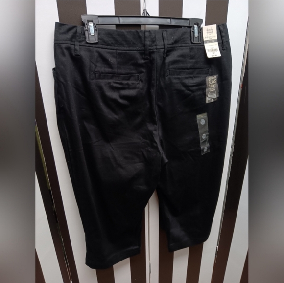 NWT black capri pants - Picture 2 of 8